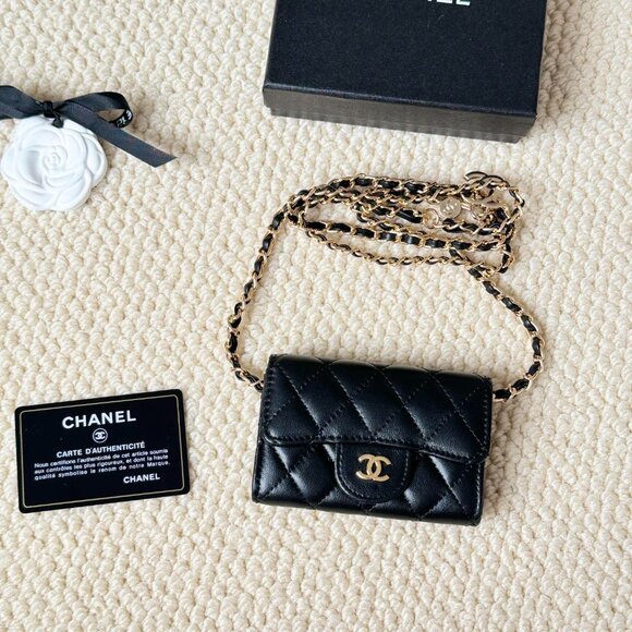 Stylish Chanel Crossbody Wallet - Picture 2 of 6
